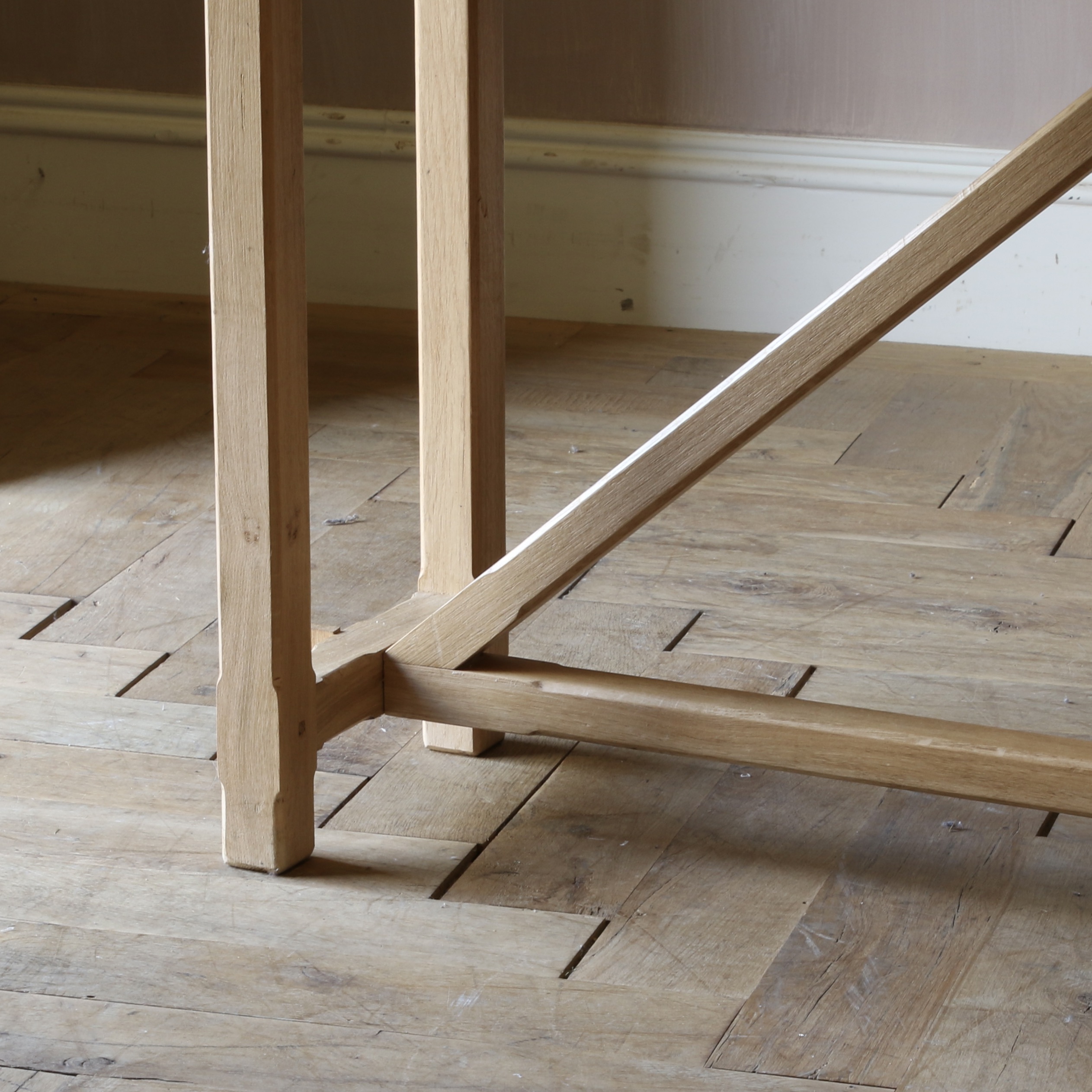 Avignon Side Table // JS Editions